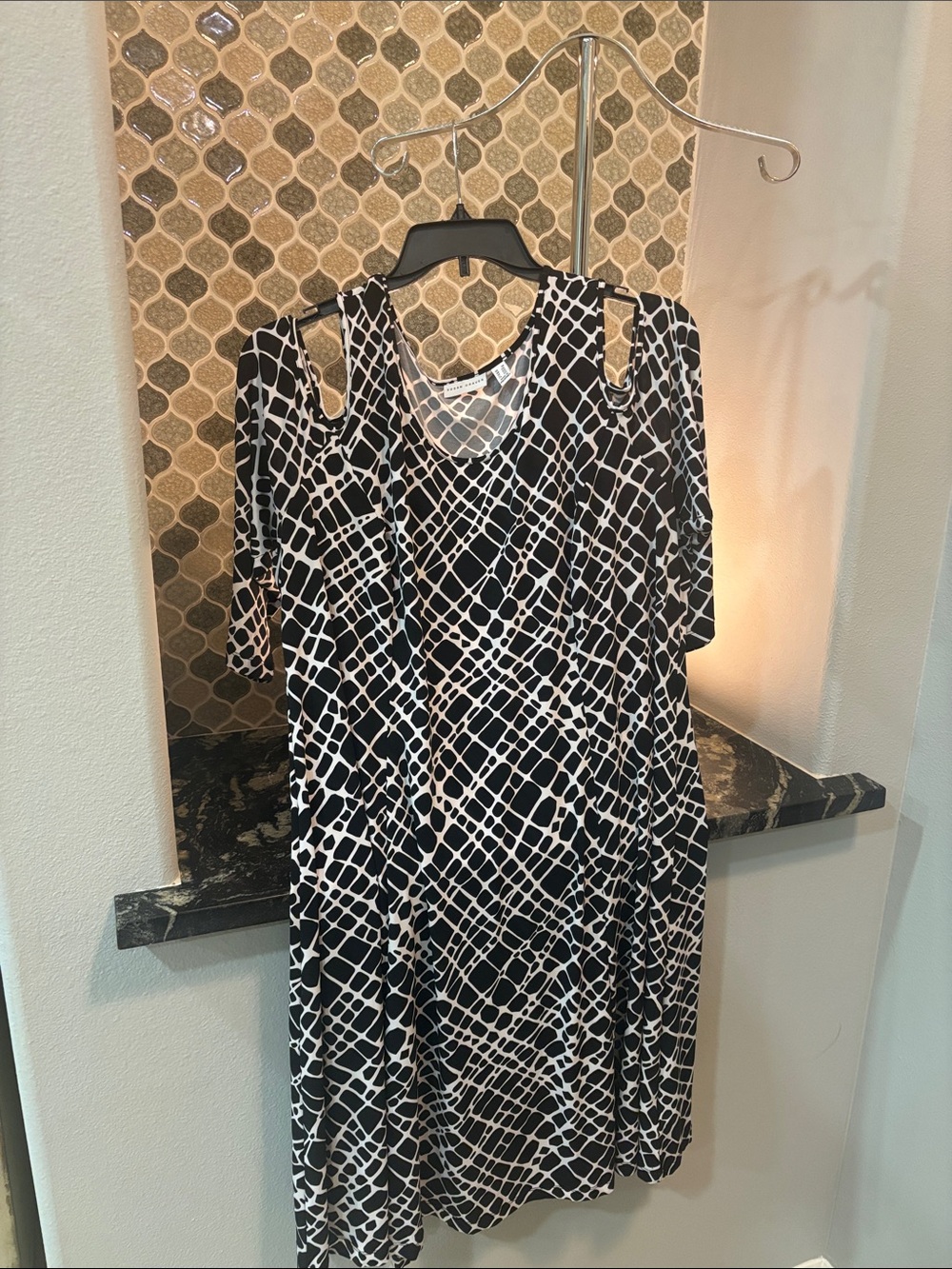 Susan Graver Black & White Geometric Cold-Shoulder Midi